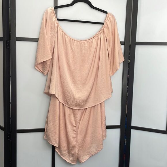 [M/L] BRUNETTE | Silky Blush Pink Satin Style One Piece Short Pyjama Romper - Picture 3 of 12
